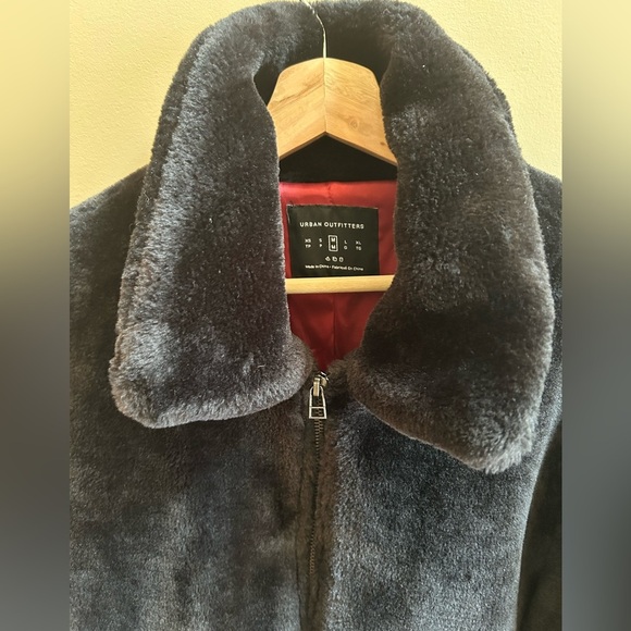 Urban Outfitters Faux Fur Womens Jacket Size Medium Black Soft Fuzzy Full Zip - Picture 7 of 12